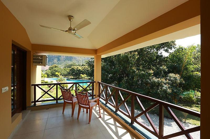 Dewdrop Mango Bloom Resort Jim Corbett National Park Buitenkant foto