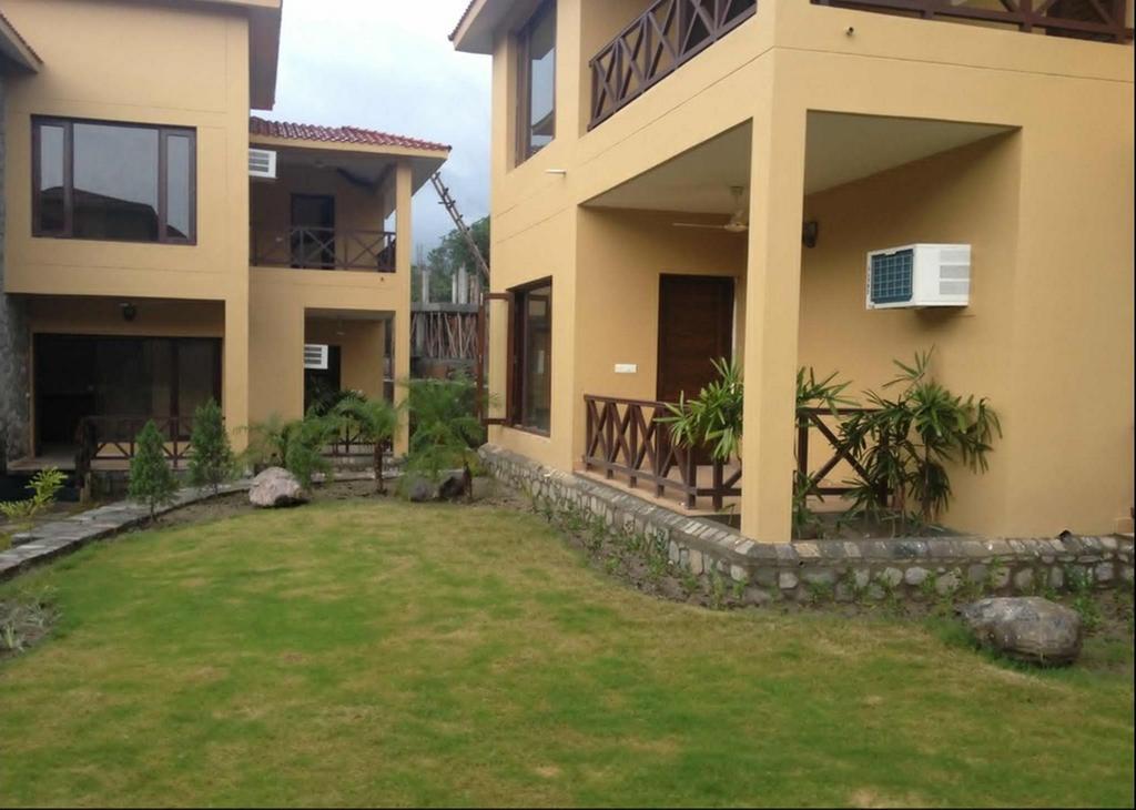 Dewdrop Mango Bloom Resort Jim Corbett National Park Buitenkant foto